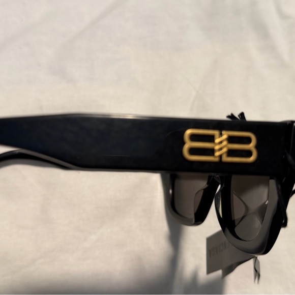 BALENCIAGA BB0234S 002 sunglasses- Black